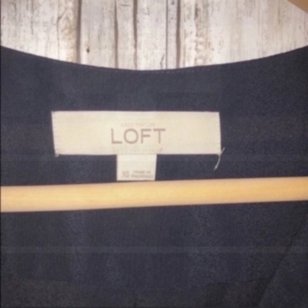 LOFT Black Ruffle Neck Sleeveless Blouse XS Minimalist Top - Picture 3 of 4
